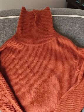 Women's Ribbed Turtleneck Sweater - Burnt Orange